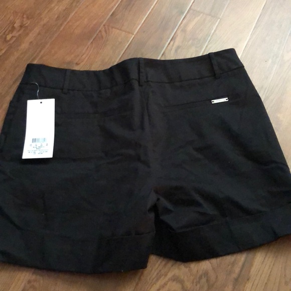 Rekucci Black cuffed shorts - Picture 2 of 5